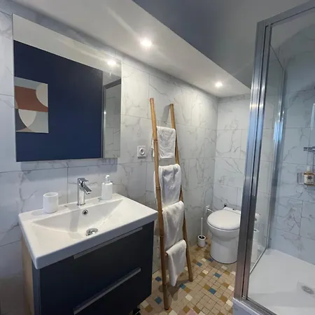 L Hirondelle 1 Bed & Breakfast